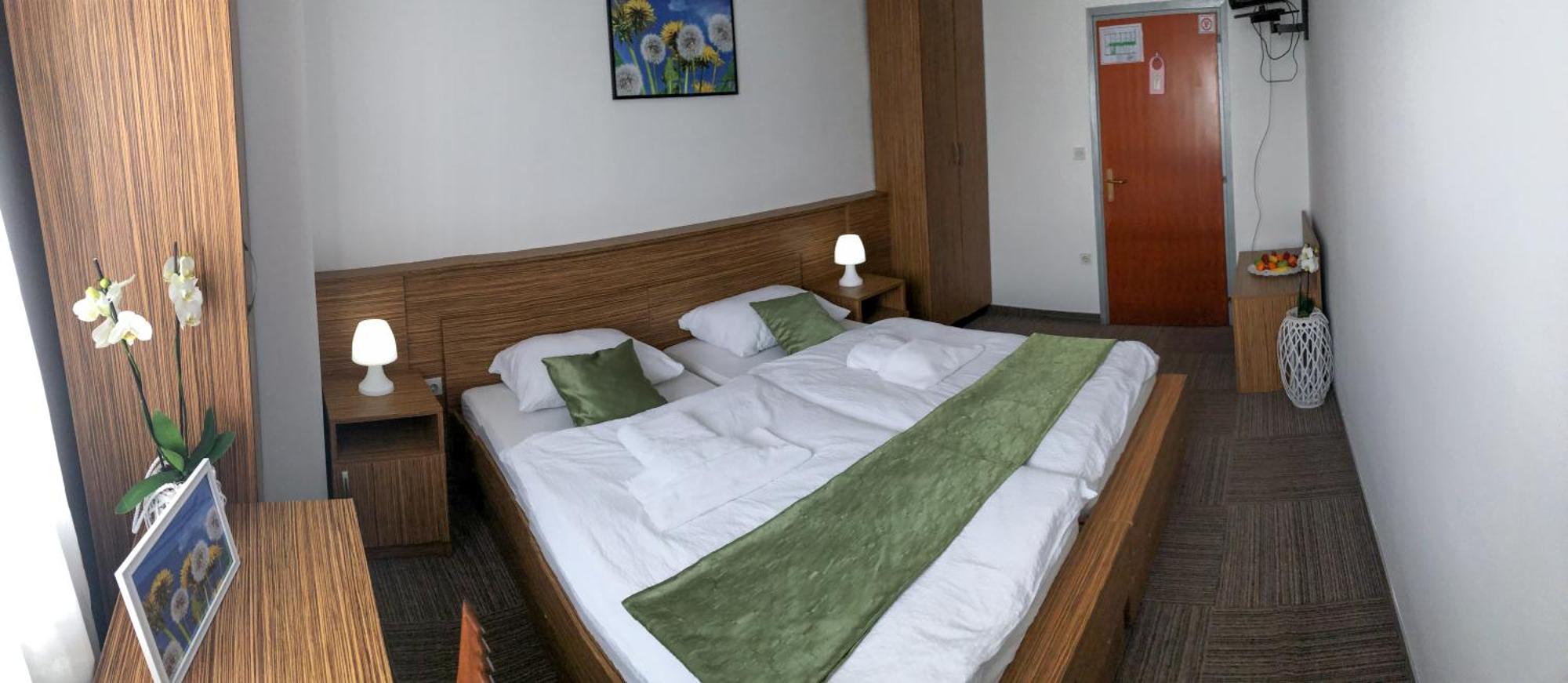 Hotel Restavracija In Prenocisca Carda à Martjanci Extérieur photo